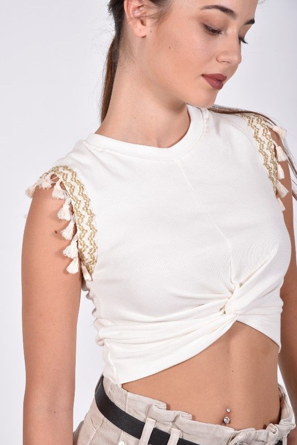 Cotton crop top with lace 